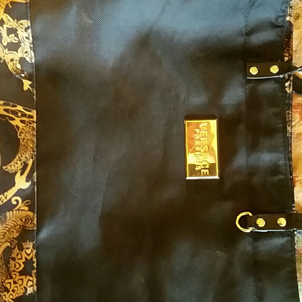 Versace Parfums Black & Gold Baroque Floral Overni